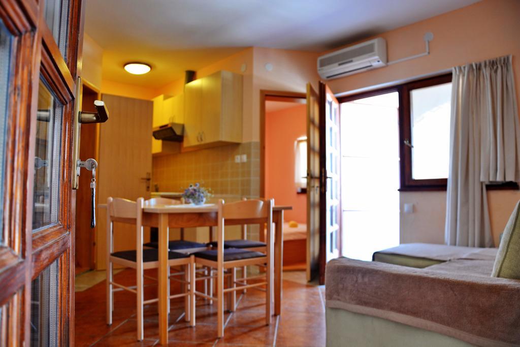 ויר Apartments Joza מראה חיצוני תמונה