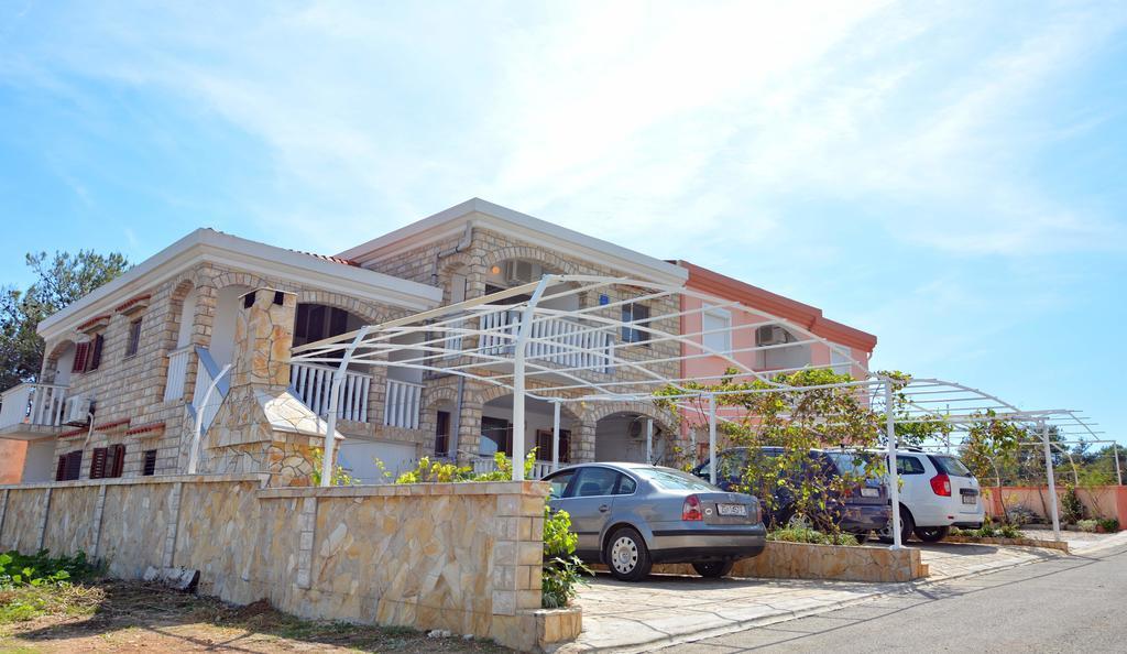ויר Apartments Joza מראה חיצוני תמונה