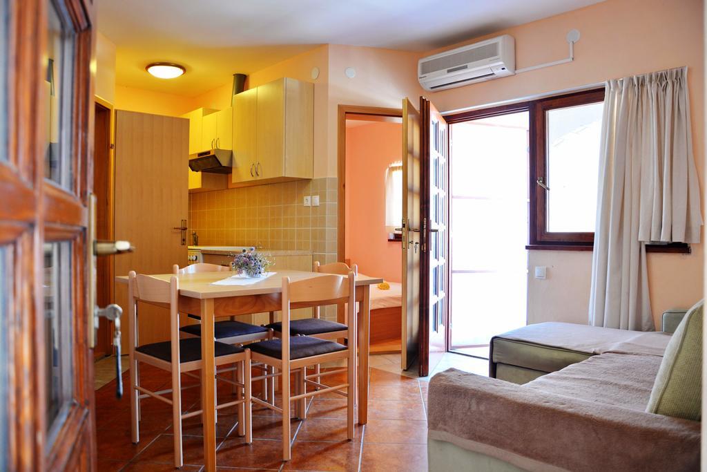 ויר Apartments Joza מראה חיצוני תמונה